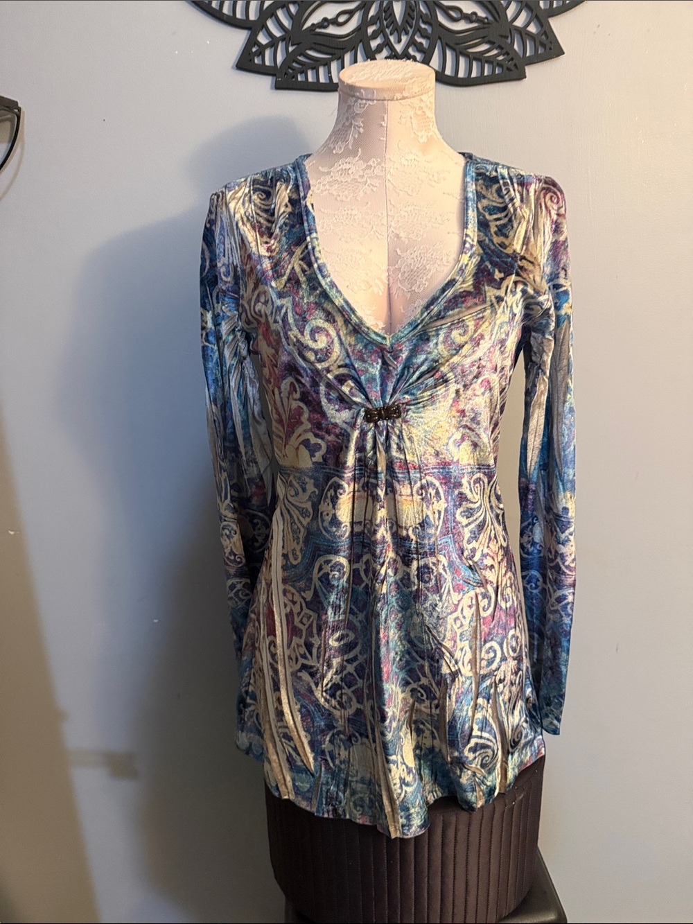Boston Proper Blue Paisley V-Neck Long Sleeve Top